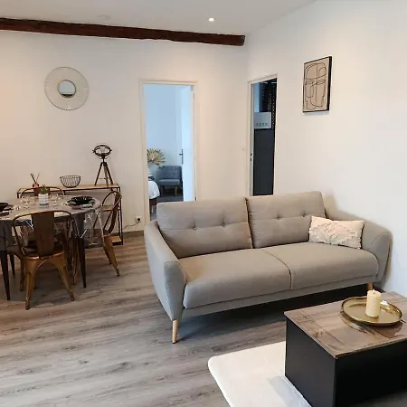 Le Trefle Dore T2, Wifi, Private Parking Space, Fetes Interdites Lägenhet *