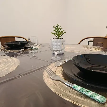 Apartment Le Trefle Dore T2, Wifi, Private Parking Space, Fetes Interdites