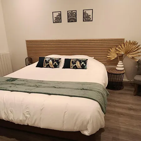 Le Trefle Dore T2, Wifi, Private Parking Space, Fetes Interdites Apartment