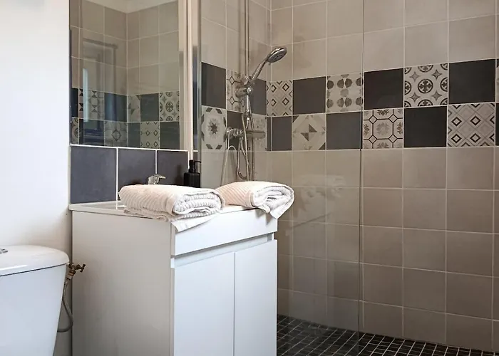 Apartment Le Trefle Dore T2, Wifi, Private Parking Space, Fetes Interdites *